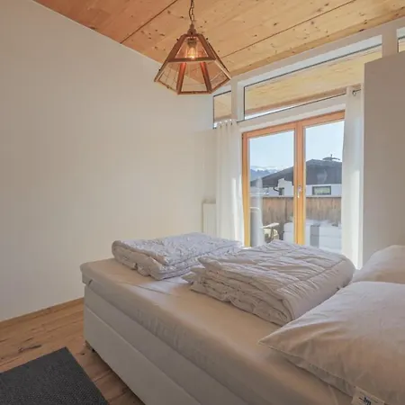 Boutique West Hill Apartment